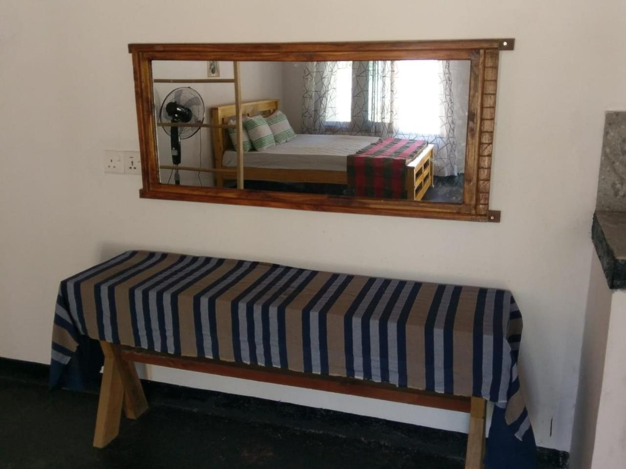 タンガラ Peacock Garden Bed & Breakfast エクステリア 写真